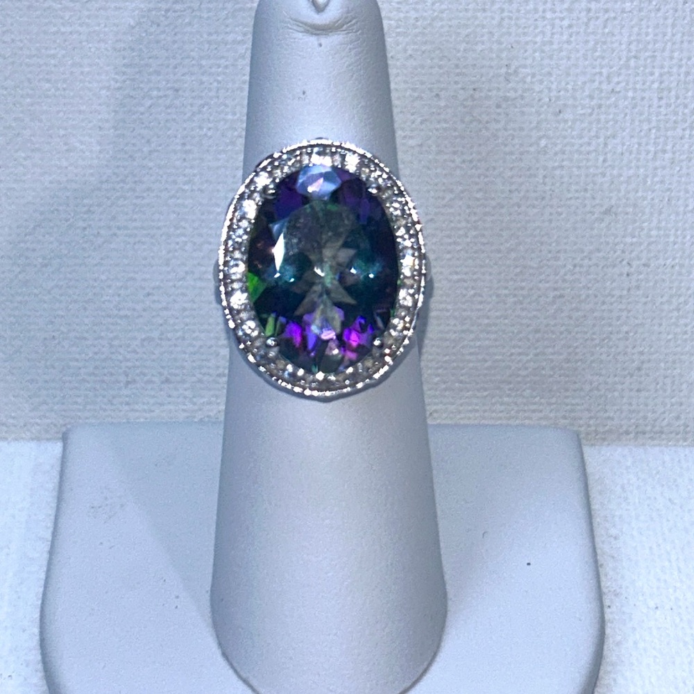 NWOT Genuine Mystic Large Solitaire & White Topaz Halo Gemstone Cocktail Ring